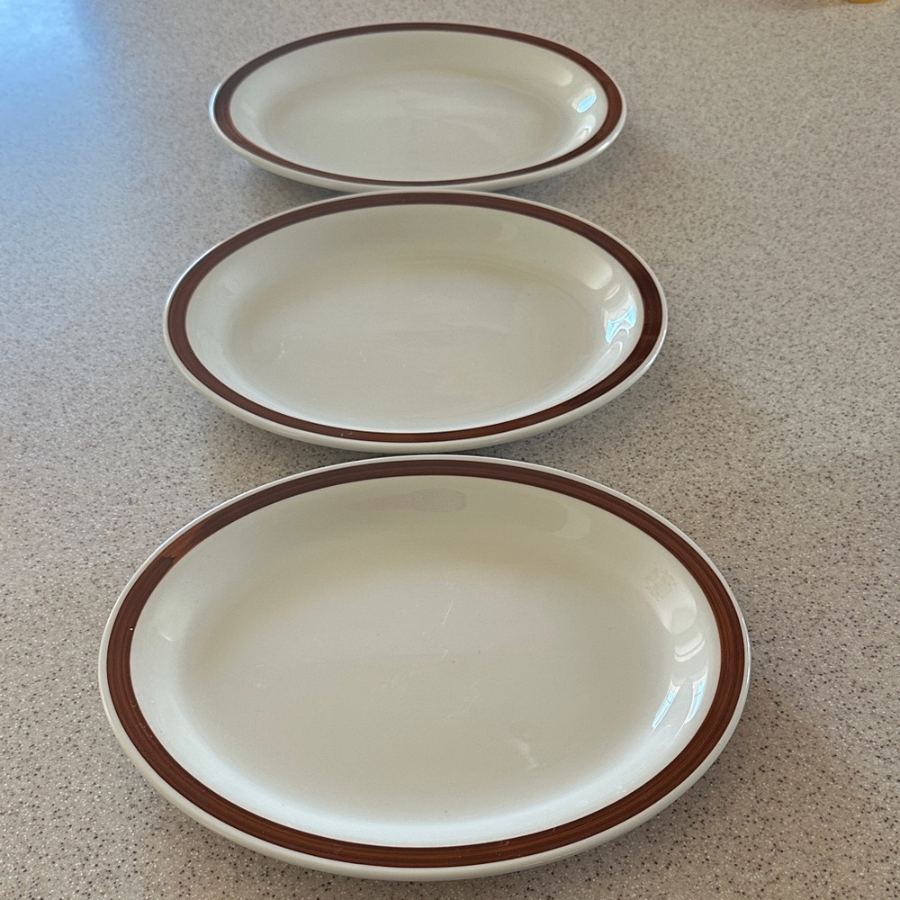 Crest vintage Stoneware Oval Dinner Breakfast Plates with Brown Rim - Set of 3